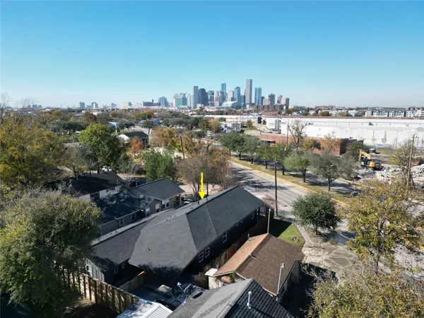 $2,200 | 430 North Hutcheson Street, Houston, TX 77003