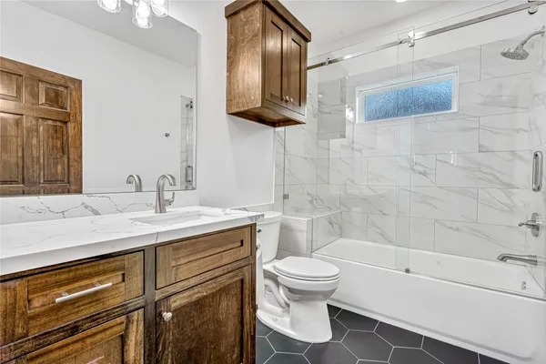 $2,200 | 430 North Hutcheson Street, Houston, TX 77003