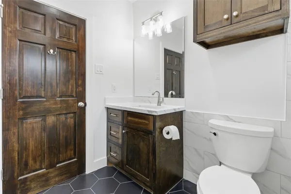 $2,200 | 430 North Hutcheson Street, Houston, TX 77003