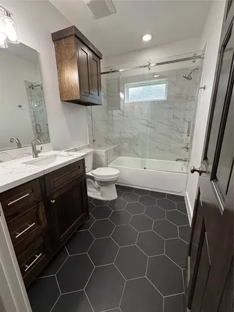 $2,200 | 430 North Hutcheson Street, Houston, TX 77003