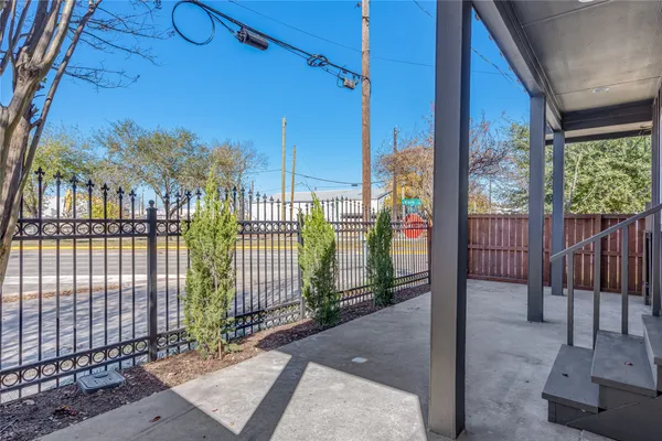 $2,200 | 430 North Hutcheson Street, Houston, TX 77003