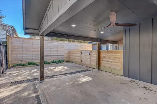 $2,200 | 430 North Hutcheson Street, Houston, TX 77003