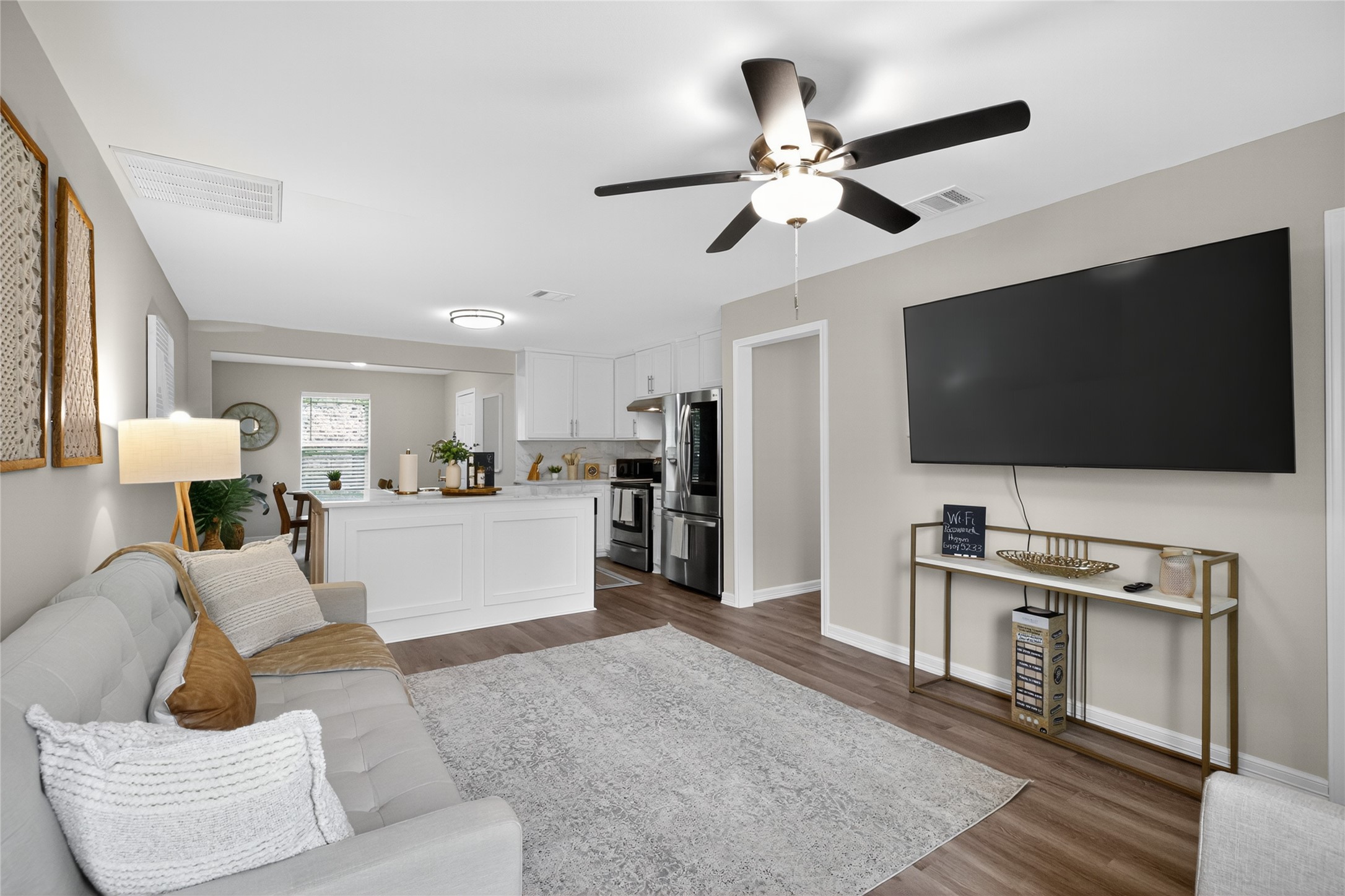 5233 Higgins Street Houston, TX 77033 - Photo 11 of 24 Gallery Image 11