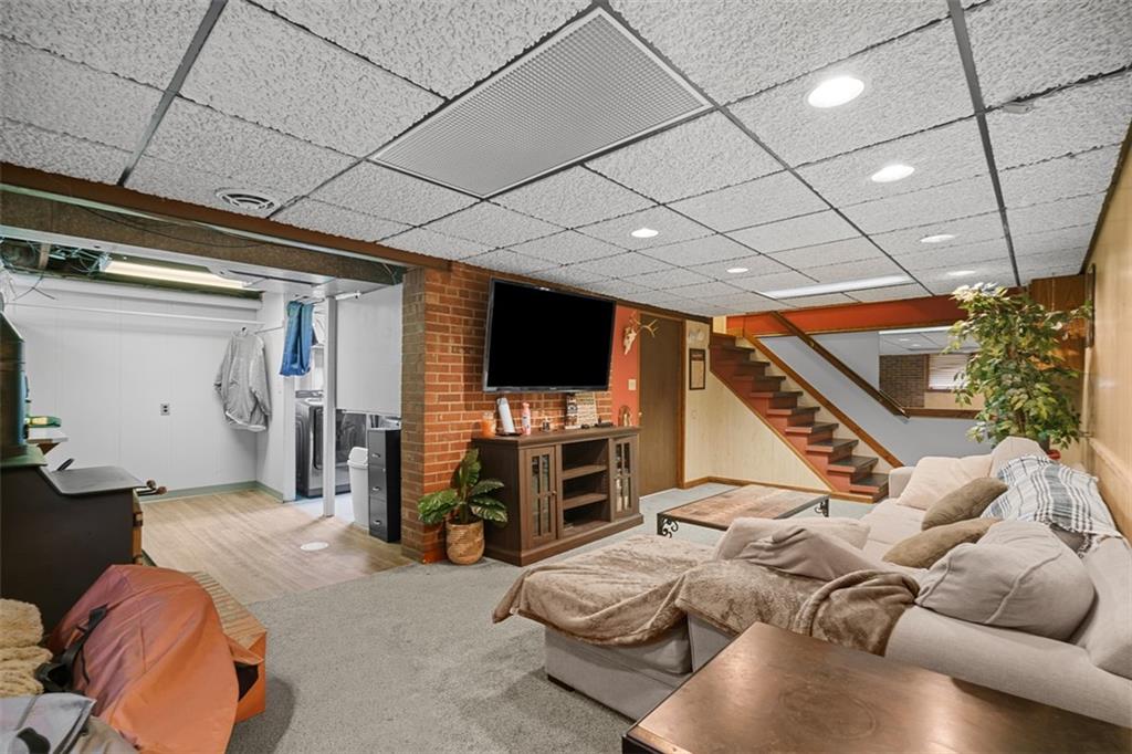 1203 Cambridge Street Natrona Heights, PA 15065 - Photo 26 of 28