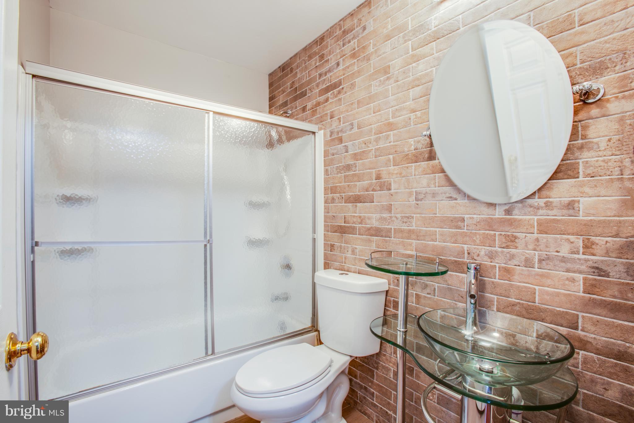 6005 Bingley Road Alexandria, VA 22315 - Photo 19 of 26 Bath