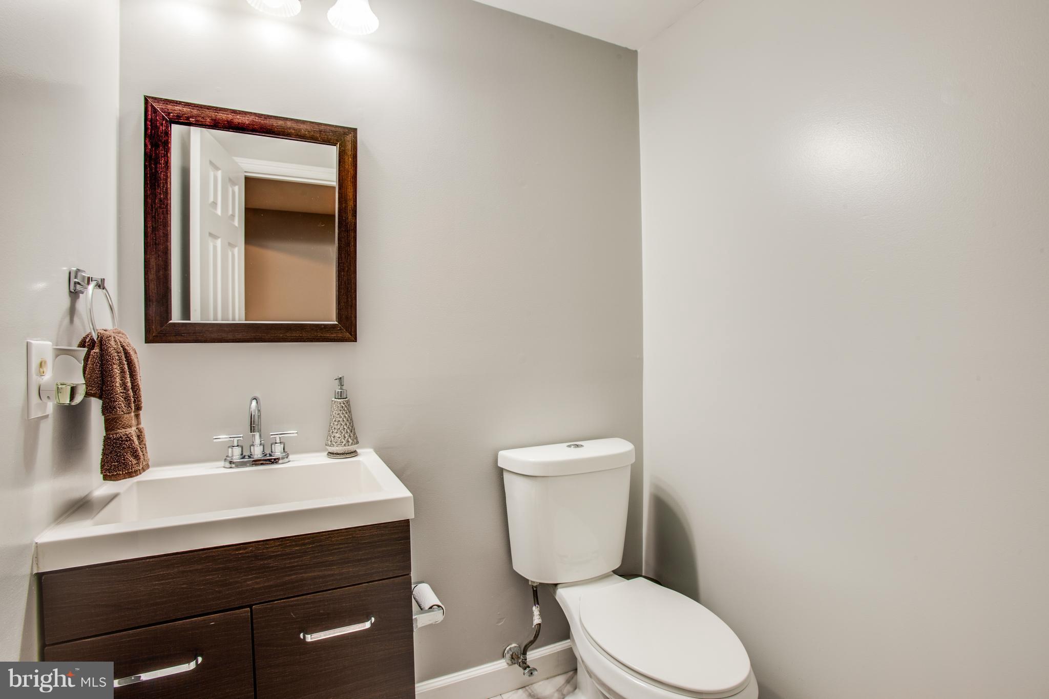 6005 Bingley Road Alexandria, VA 22315 - Photo 23 of 26 Bath