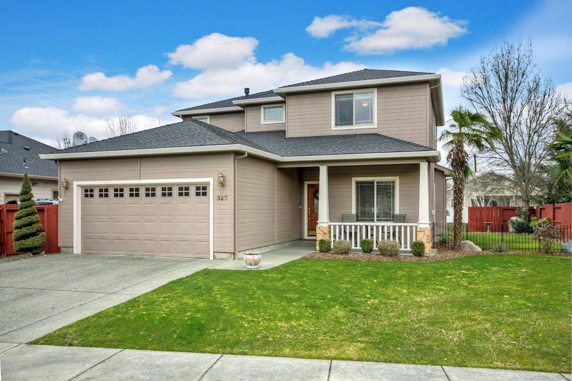 320 Donna Way Central Point, OR 97502 - Photo 1 of 26 Primary Photo