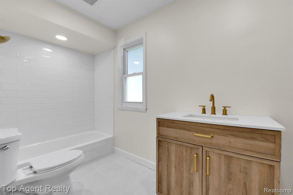 1541 East Wattles Road Troy, MI 48085 - Photo 10 of 32