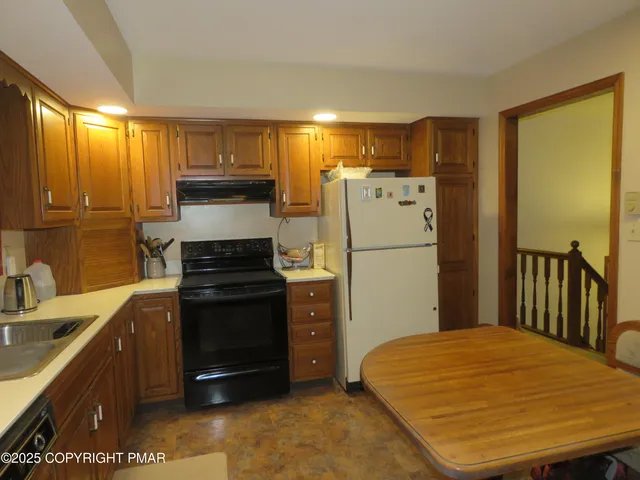 $389,900 | 5186 Spring Drive, Swiftwater, PA 18370