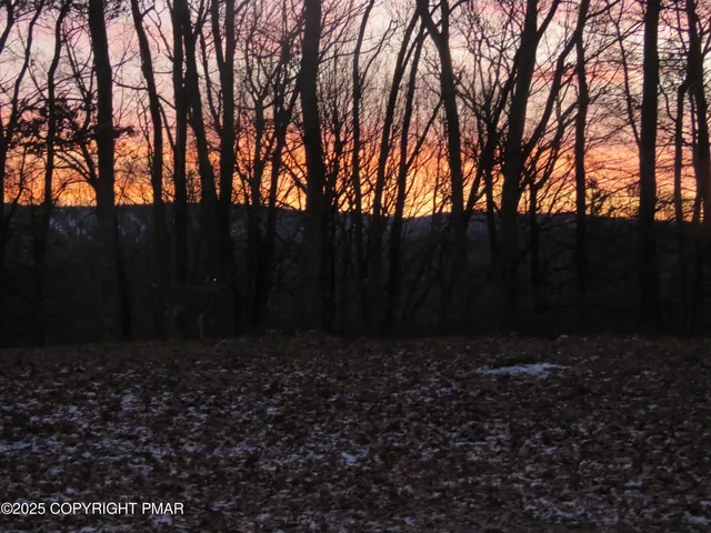 $389,900 | 5186 Spring Drive, Swiftwater, PA 18370