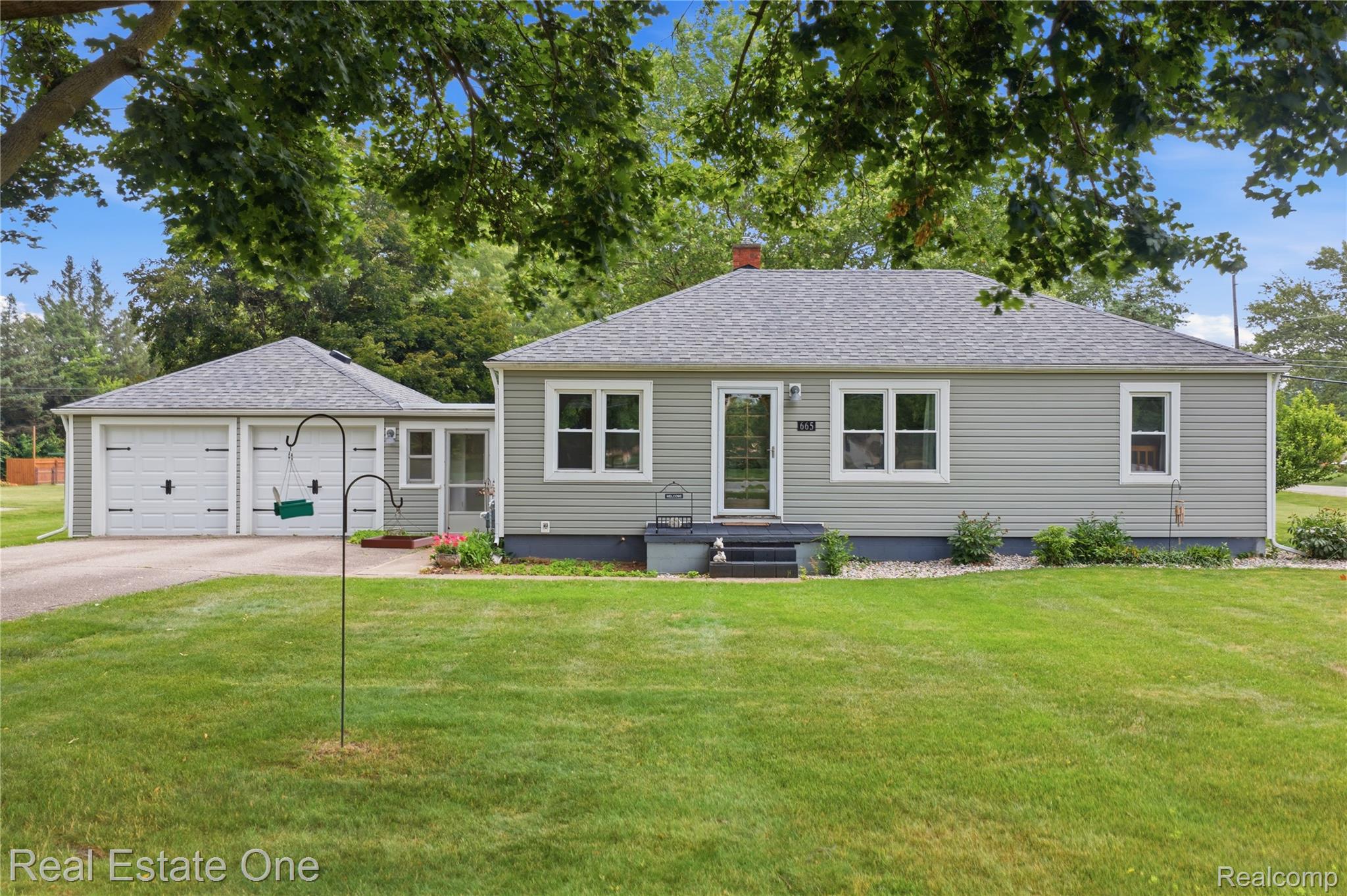 665 South Howell Street Pinckney, MI 48169 - Photo 2 of 28 DJI_20260630105633_0140_D.jpg