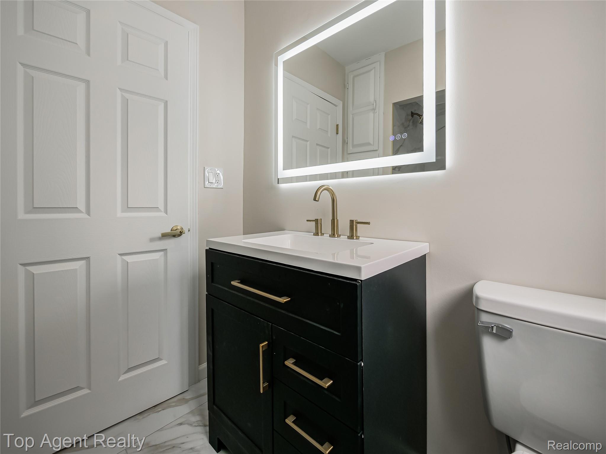 20580 21 Mile Road Macomb, MI 48044 - Photo 16 of 41 21 Mile-16.jpg