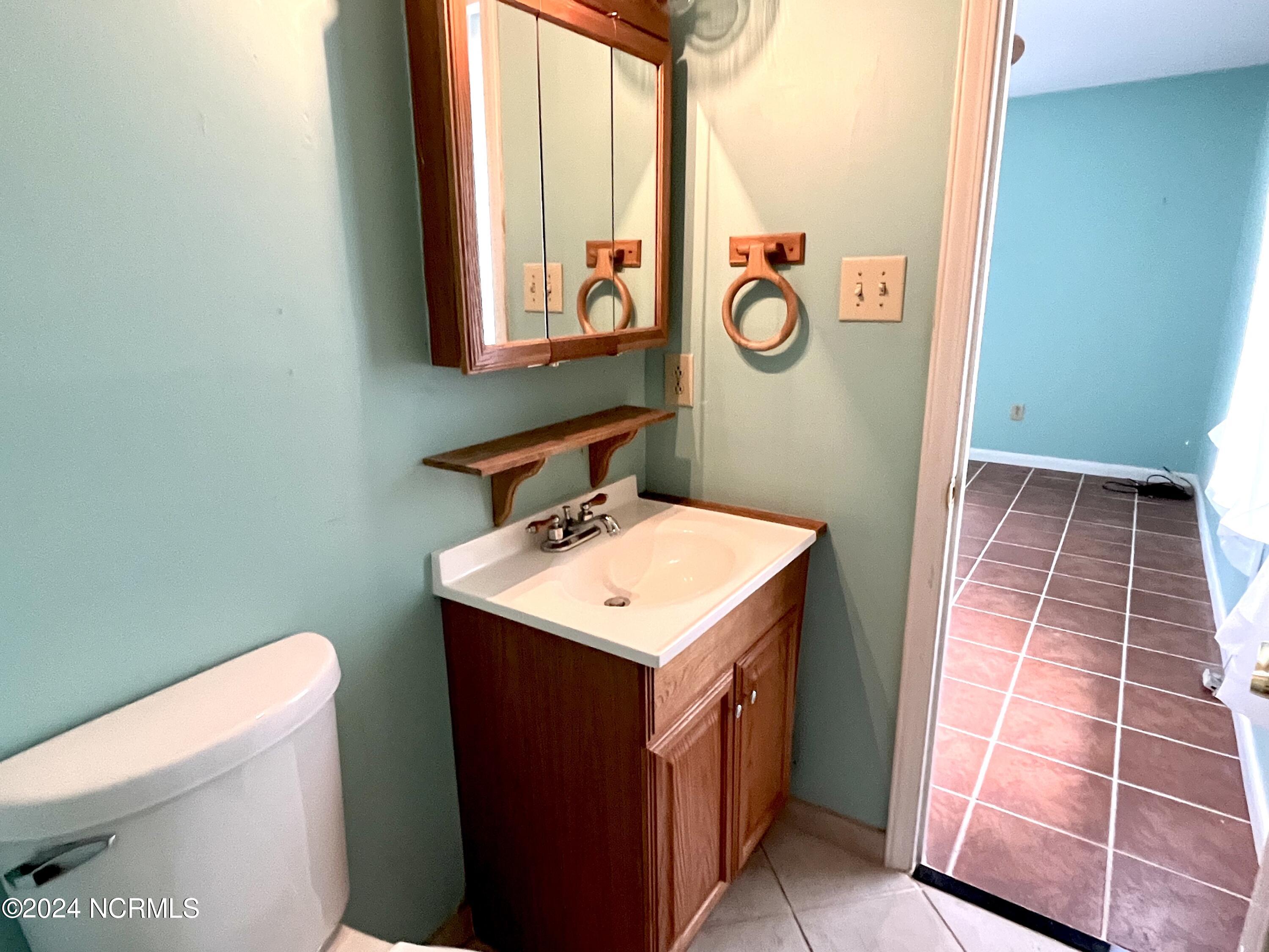 106 Shipman Road Havelock, NC 28532 - Photo 15 of 30 Bathroom