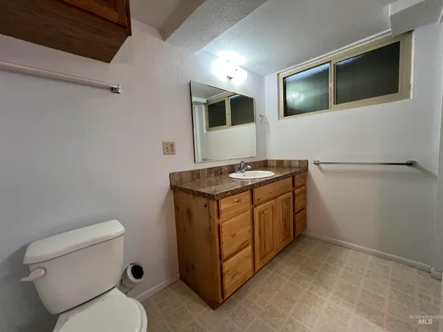 $1,295 | 2405 Sunset Drive, Unit 2, Ontario, OR 97914