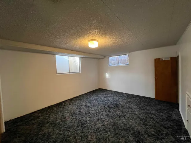 $1,295 | 2405 Sunset Drive, Unit 2, Ontario, OR 97914