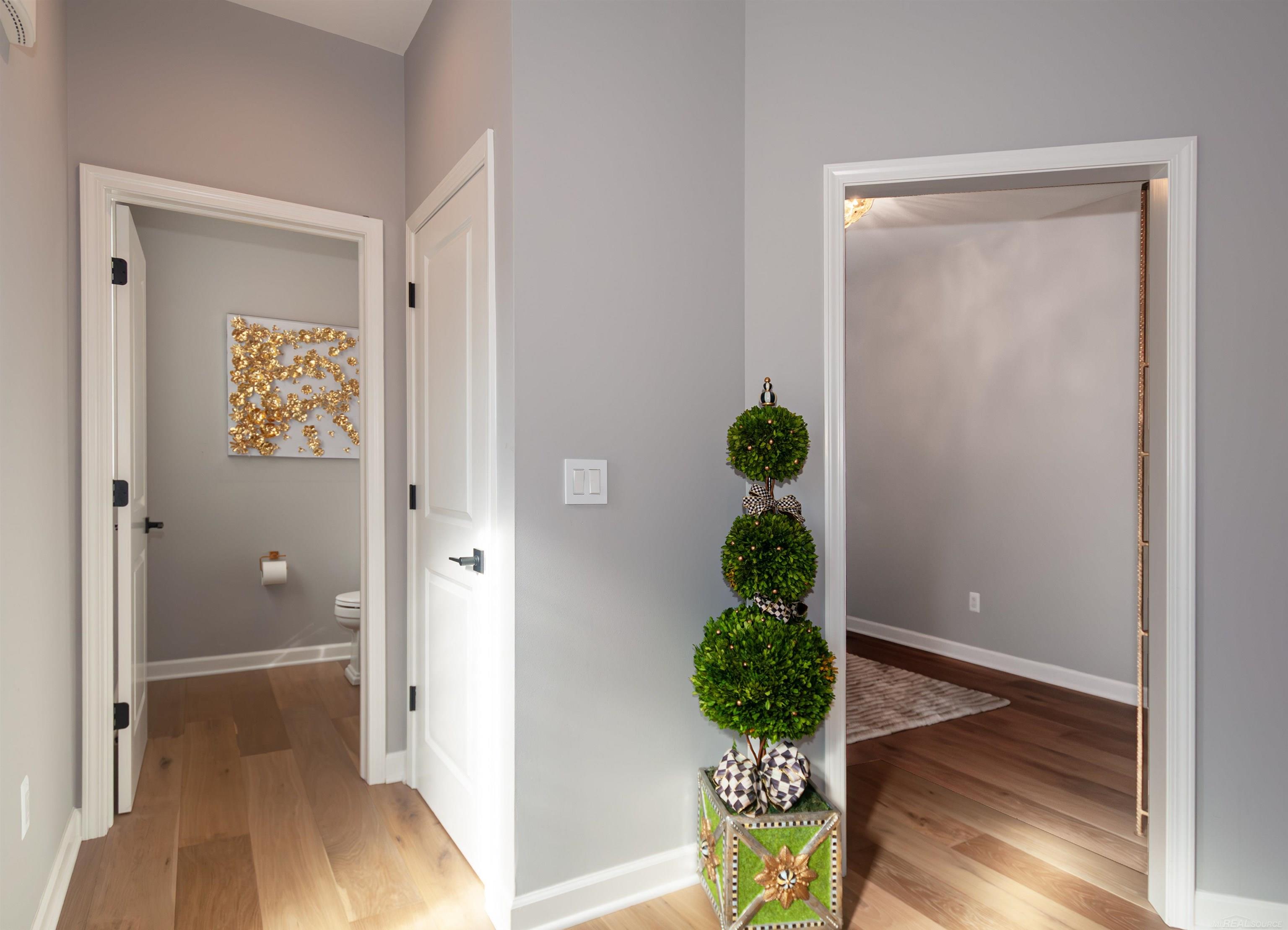 314 McMillan Road Grosse Pointe, MI 48236 - Photo 18 of 46 50134701-fa27a808-e02a-4ea7-b88a-8943d4bff9aa.JPG