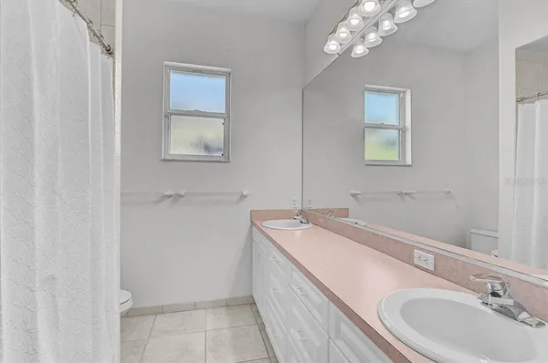 $1,050,000 | 4708 Sweetmeadow Circle, Sarasota, FL 34238