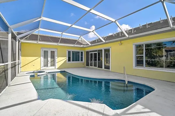 $1,050,000 | 4708 Sweetmeadow Circle, Sarasota, FL 34238