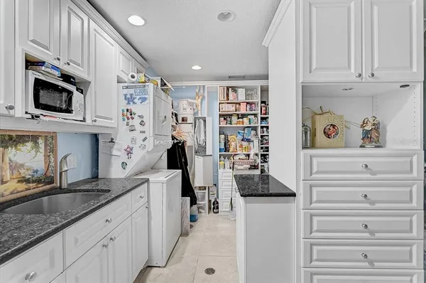 $1,050,000 | 4708 Sweetmeadow Circle, Sarasota, FL 34238