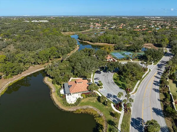$1,050,000 | 4708 Sweetmeadow Circle, Sarasota, FL 34238