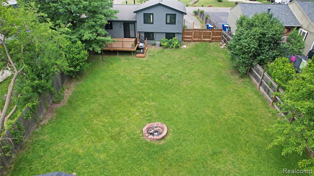 3851 Mapleleaf Road Waterford, MI 48328 - Photo 2 of 28
