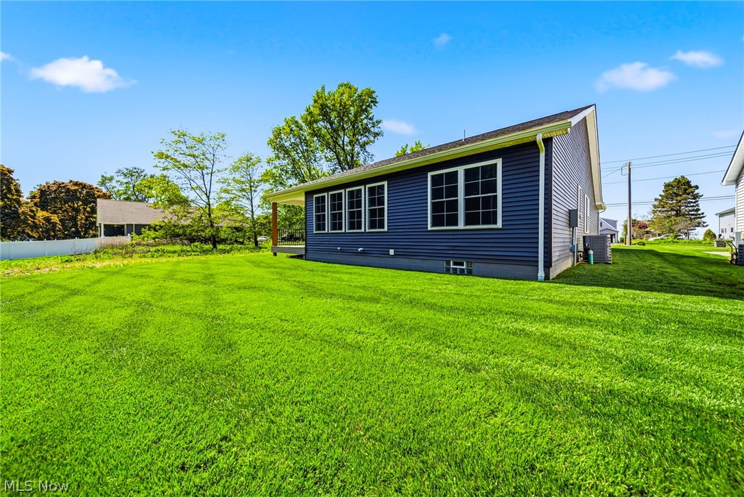 975 Lake Road Conneaut, OH 44030 - Photo 5 of 35