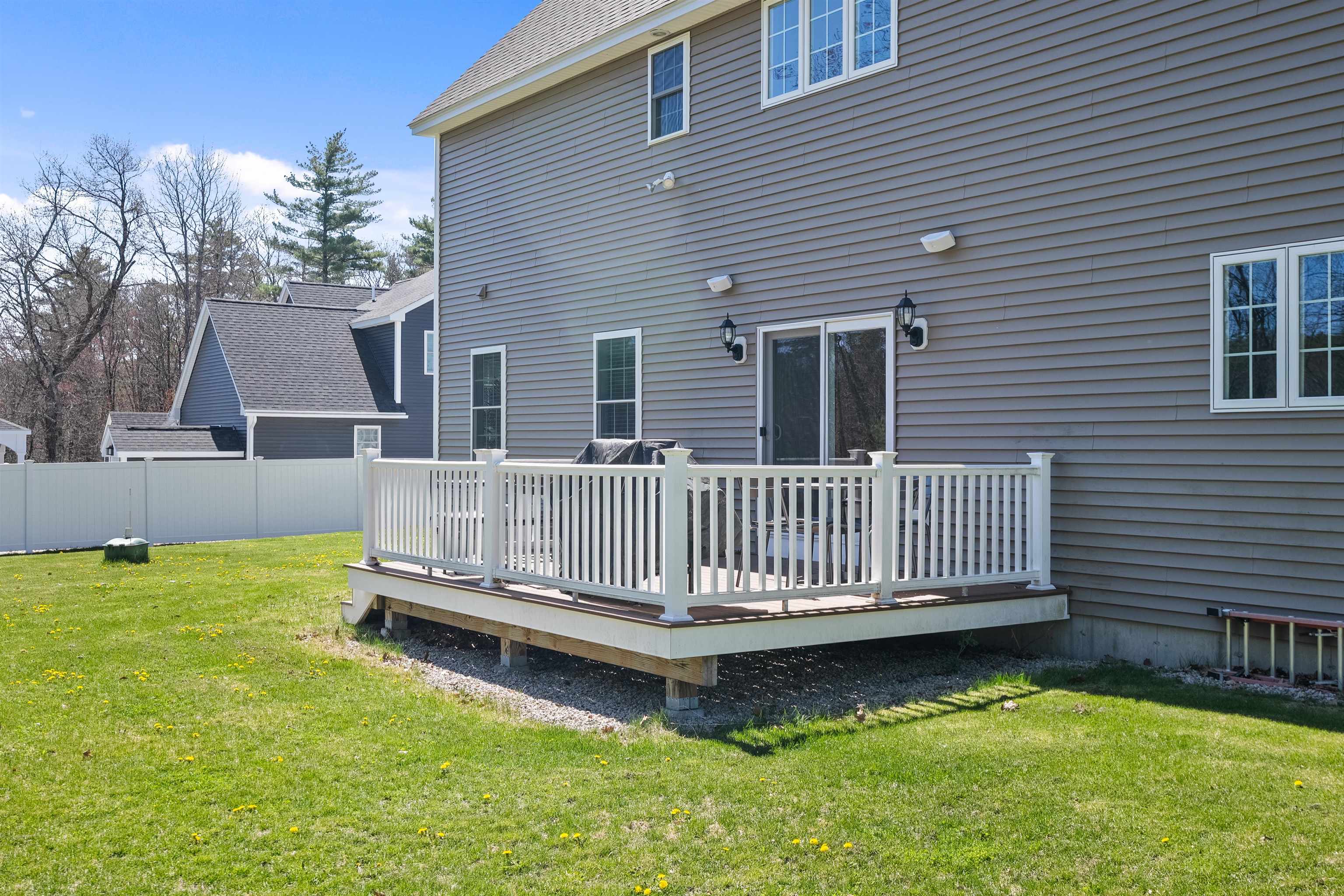 44 Sheffield Street Windham, NH 03087 - Photo 33 of 40