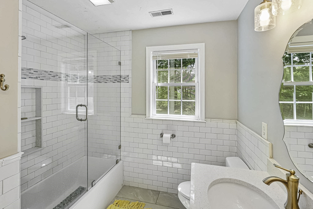 88 Northbridge Street Mendon, MA 01756 - Photo 32 of 41