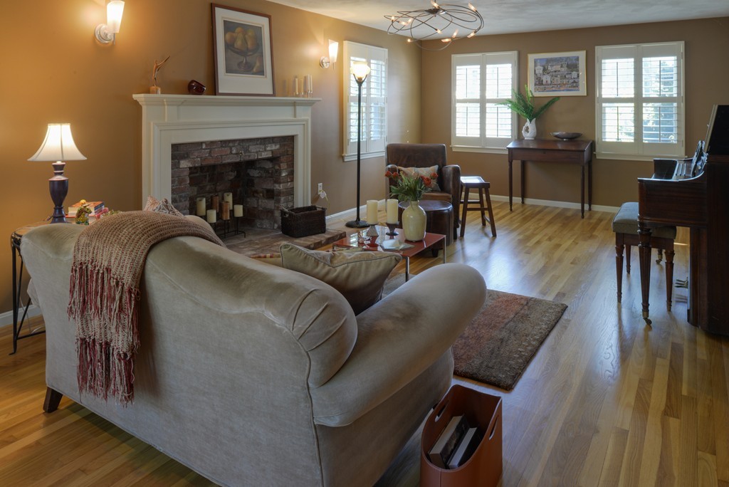 24 Preston Beach Road Marblehead, MA 01945 - Photo 5 of 30