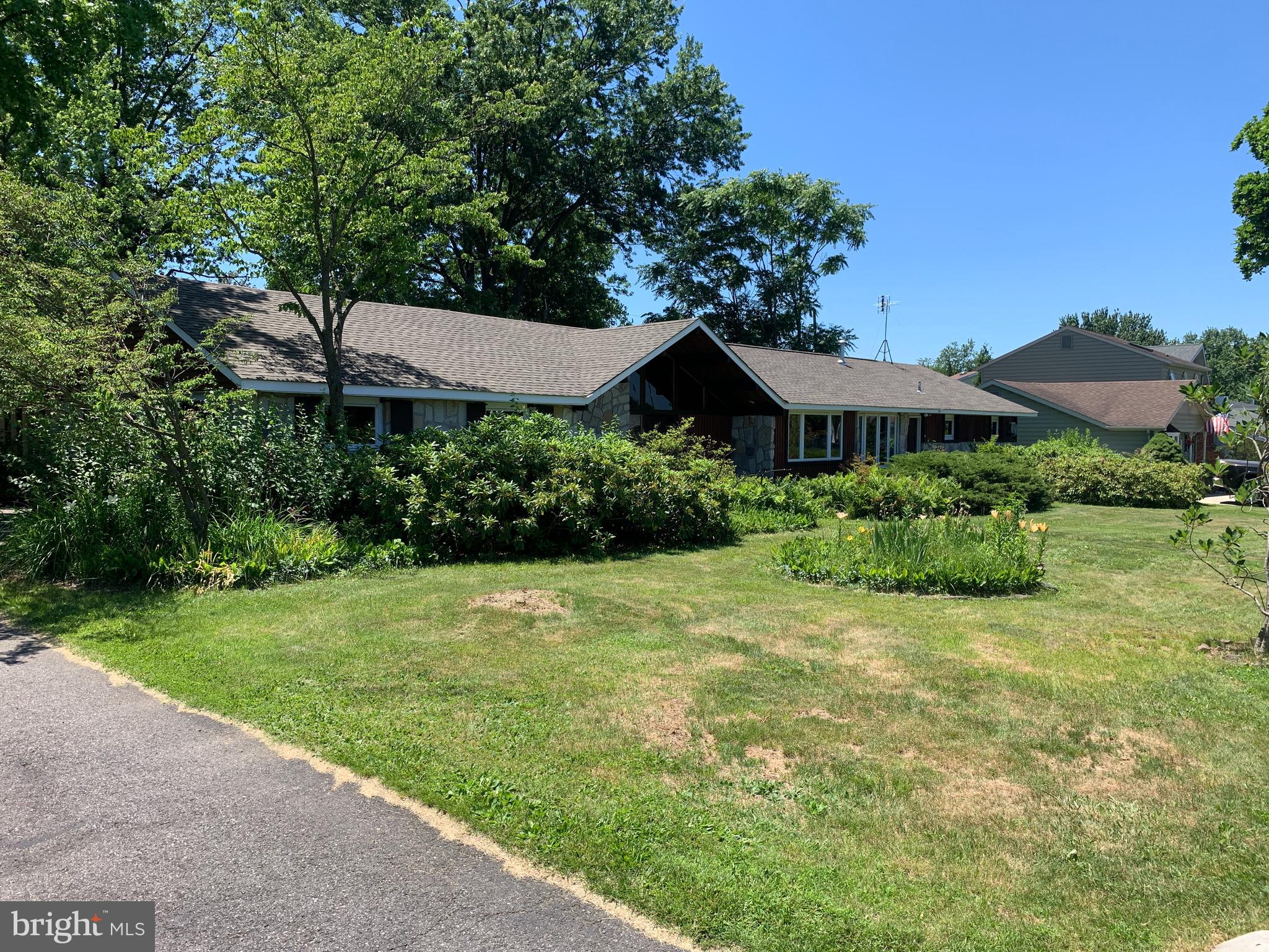 810 Fairfield Road Fairless Hills, PA 19030 - Photo 4 of 21