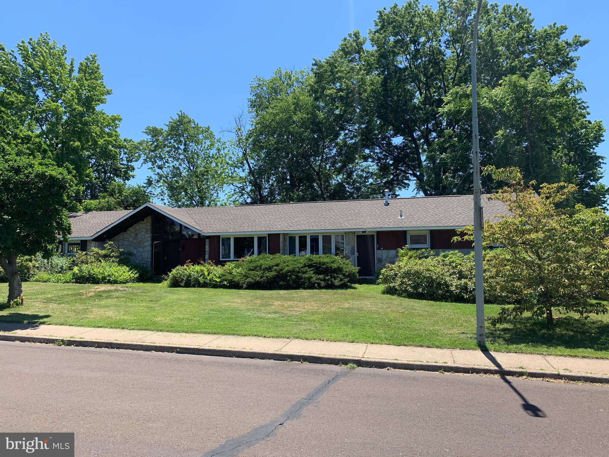 810 Fairfield Road Fairless Hills, PA 19030 - Photo 5 of 21