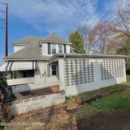$99,900 | 815 York Avenue, Avoca, PA 18641