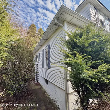 $99,900 | 815 York Avenue, Avoca, PA 18641