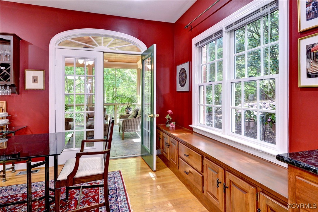 7 Hague Close Williamsburg, VA 23185 - Photo 16 of 50 a very nice looking room with windows