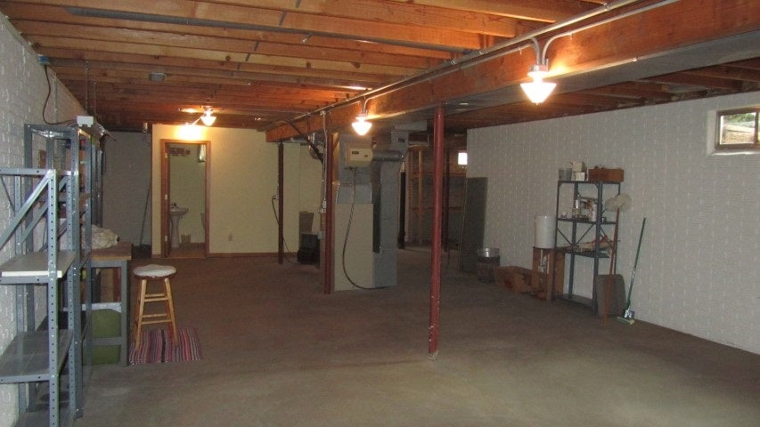 1212 Village Road Iowa City, IA 52240 - Photo 20 of 25 Gallery Image 20