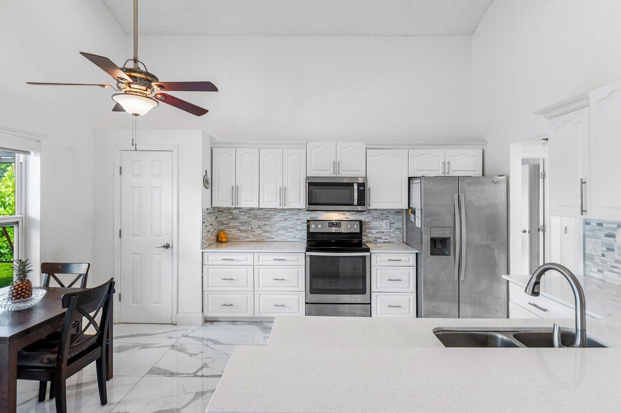 12820 Smithdale Place Boca Raton, FL 33428 - Photo 15 of 44 014-12820SmithdalePlace-BocaRaton-FL-334
