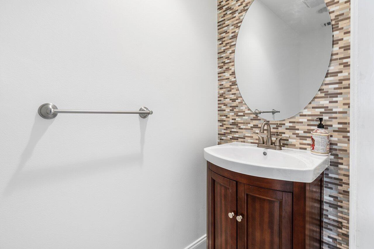 12820 Smithdale Place Boca Raton, FL 33428 - Photo 28 of 44 019-12820SmithdalePlace-BocaRaton-FL-334