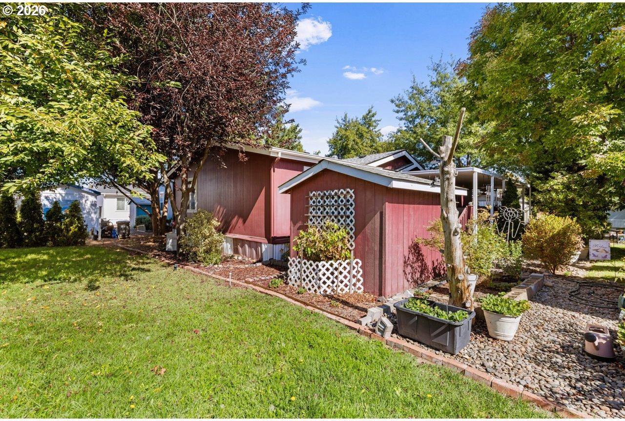 10 East South Stage Road, Unit 421 Medford, OR 97501 - Photo 29 of 30 Gallery Image 29