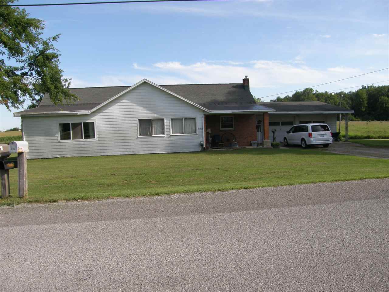 878 West Madison Road St. Louis, MI 48880 - Photo 2 of 27 1878389-1.JPG