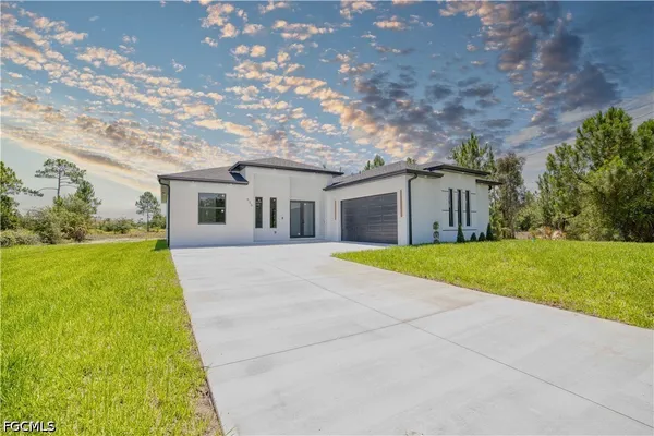 $460,000 | 906 Greenwood Avenue, Lehigh Acres, FL 33972