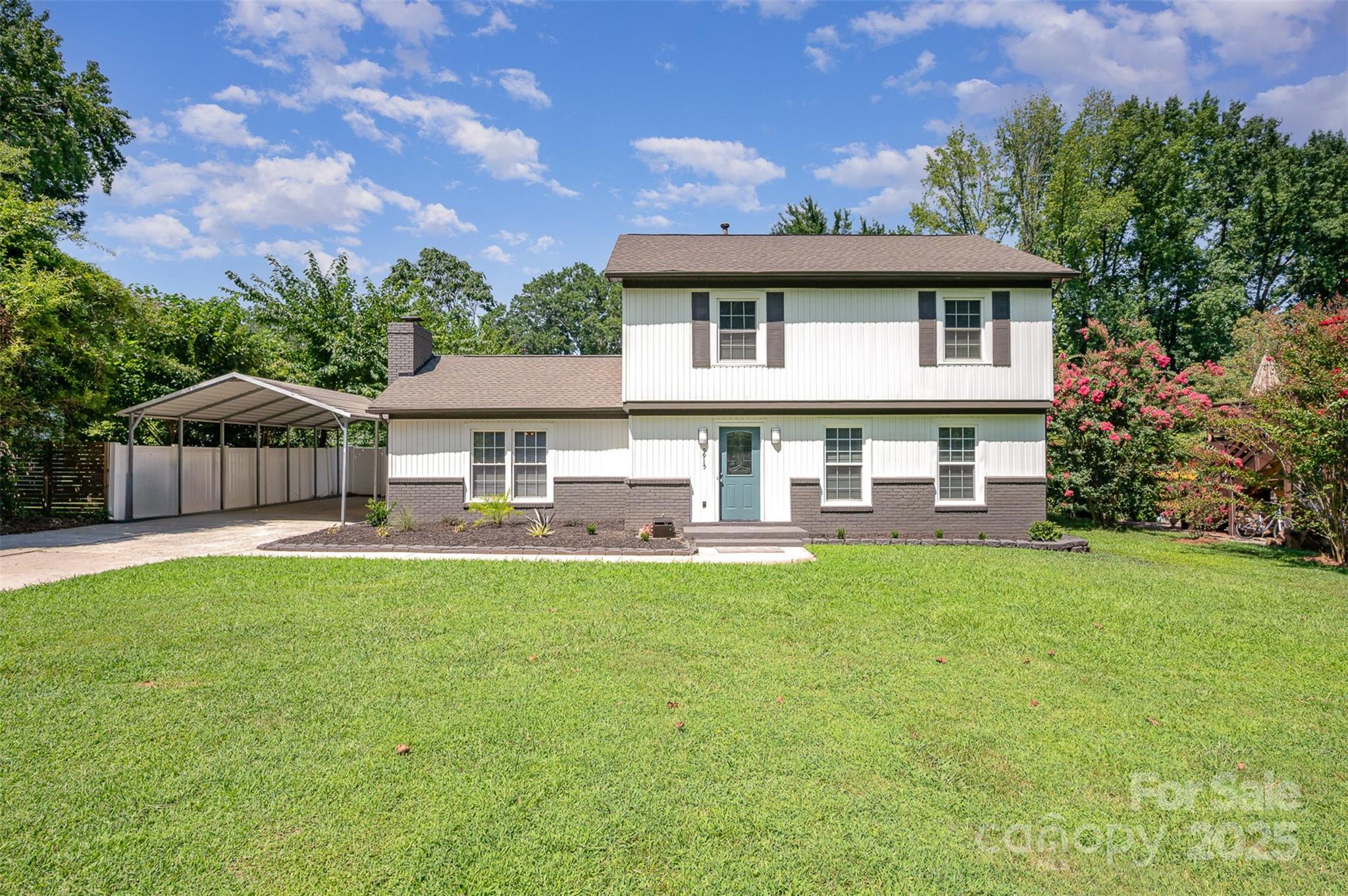 5915 Bluebonnet Road Charlotte, NC 28212 - Photo 1 of 27