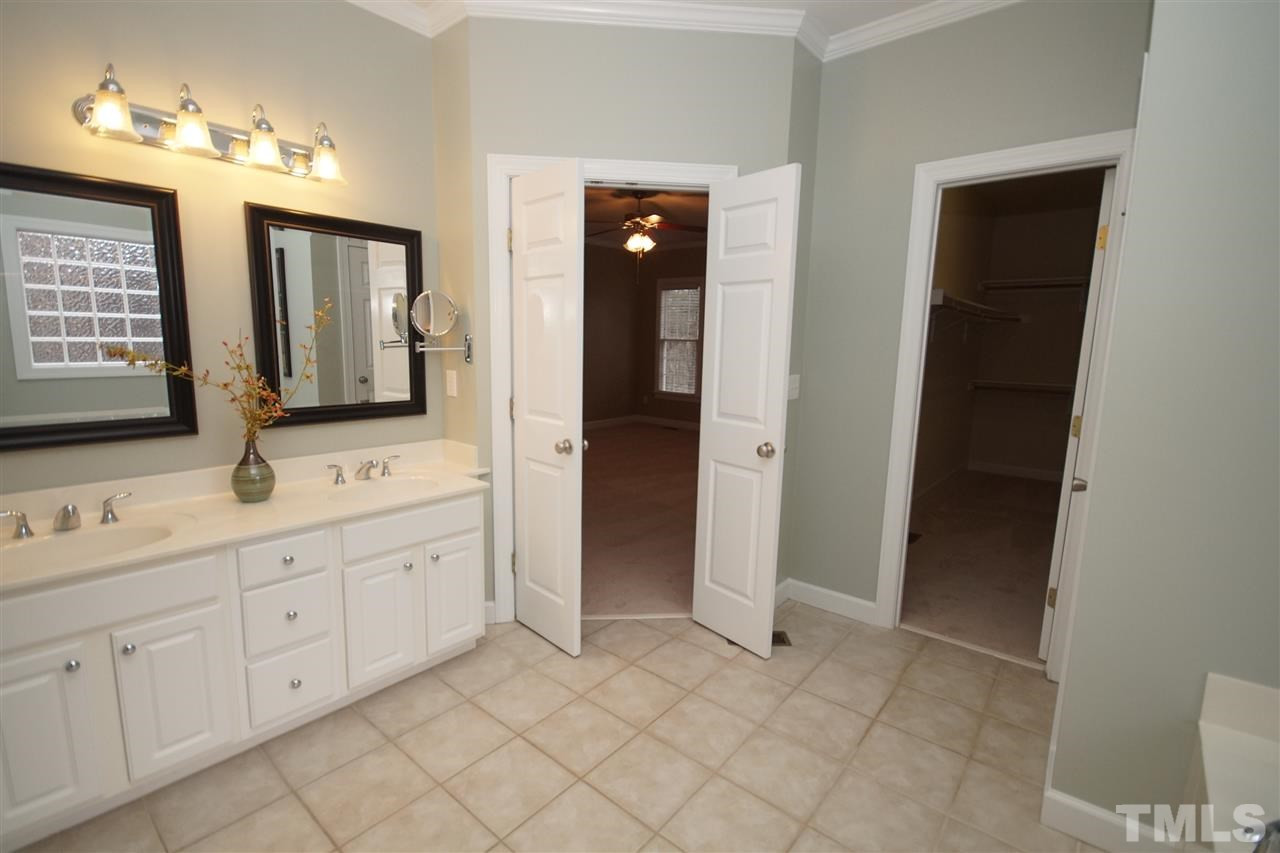 12736 Amoretto Way Raleigh, NC 27613 - Photo 14 of 25 Photo 14