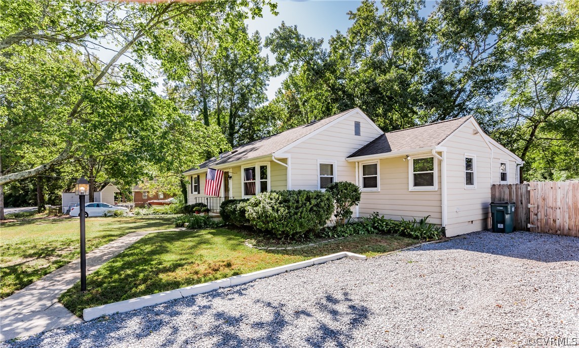 4905 Gilmour Road Sandston, VA 23150 - Photo 3 of 50 Great parking area!!