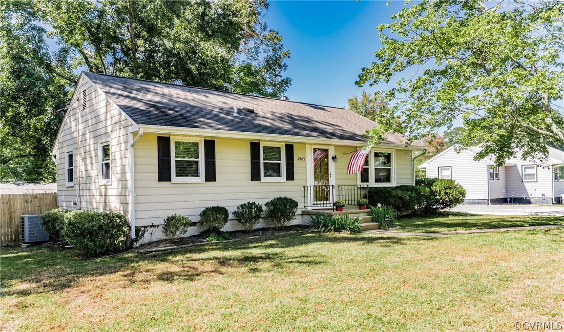 4905 Gilmour Road Sandston, VA 23150 - Photo 4 of 50 Landscaping