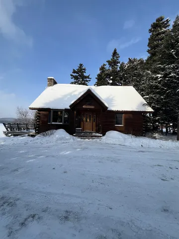 $650,000 | 529 Beach Road, Pittsburg, NH 03592