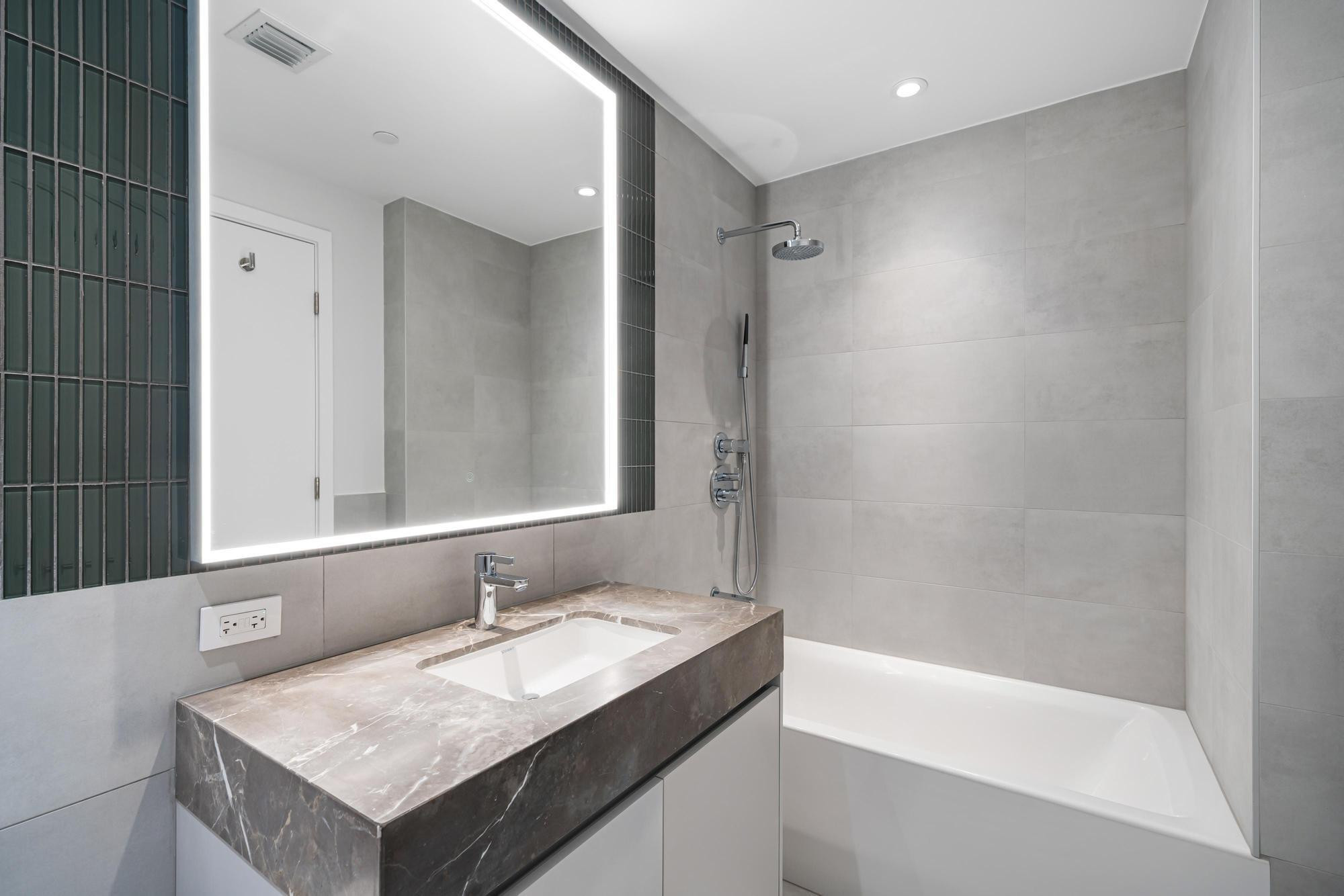 500 Alton Road, Unit 2702 Miami Beach, FL 33139 - Photo 11 of 32 Photo 11
