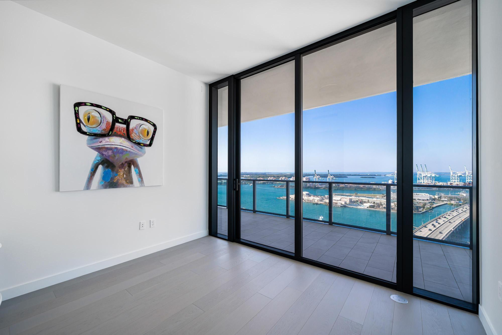500 Alton Road, Unit 2702 Miami Beach, FL 33139 - Photo 13 of 32 Photo 13