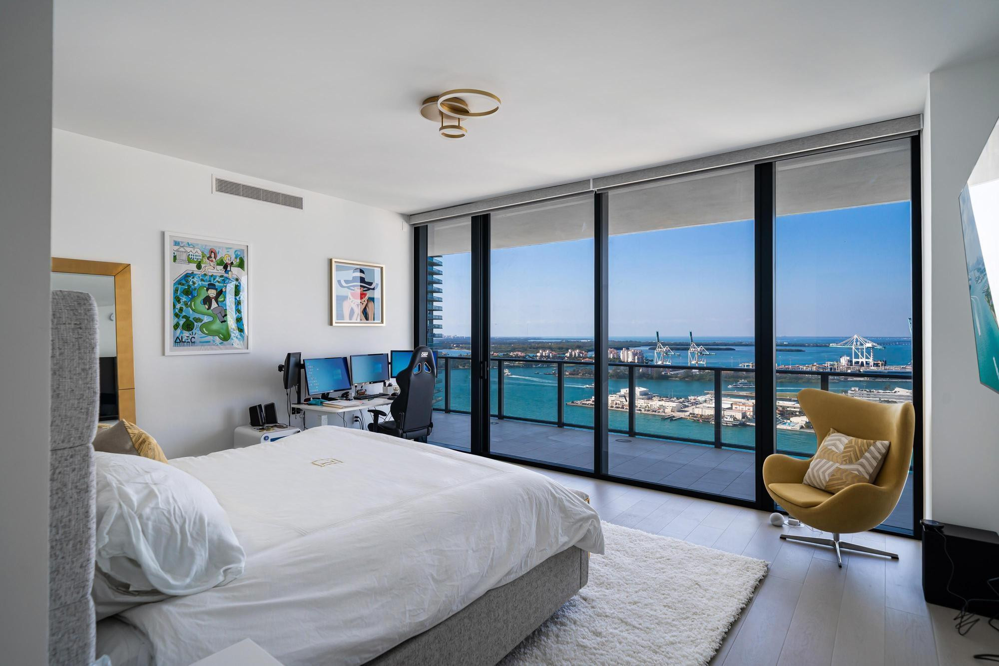 500 Alton Road, Unit 2702 Miami Beach, FL 33139 - Photo 21 of 32 Photo 21