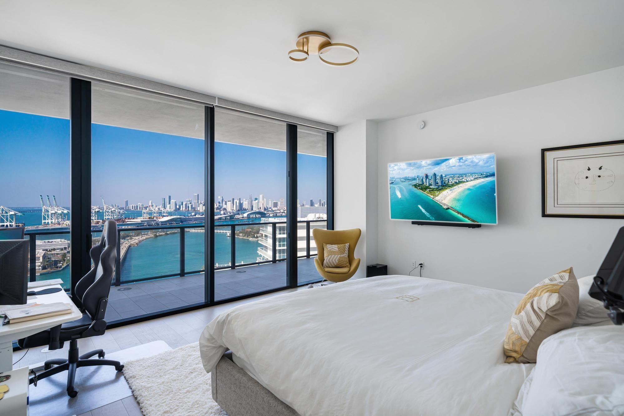 500 Alton Road, Unit 2702 Miami Beach, FL 33139 - Photo 22 of 32 Photo 22