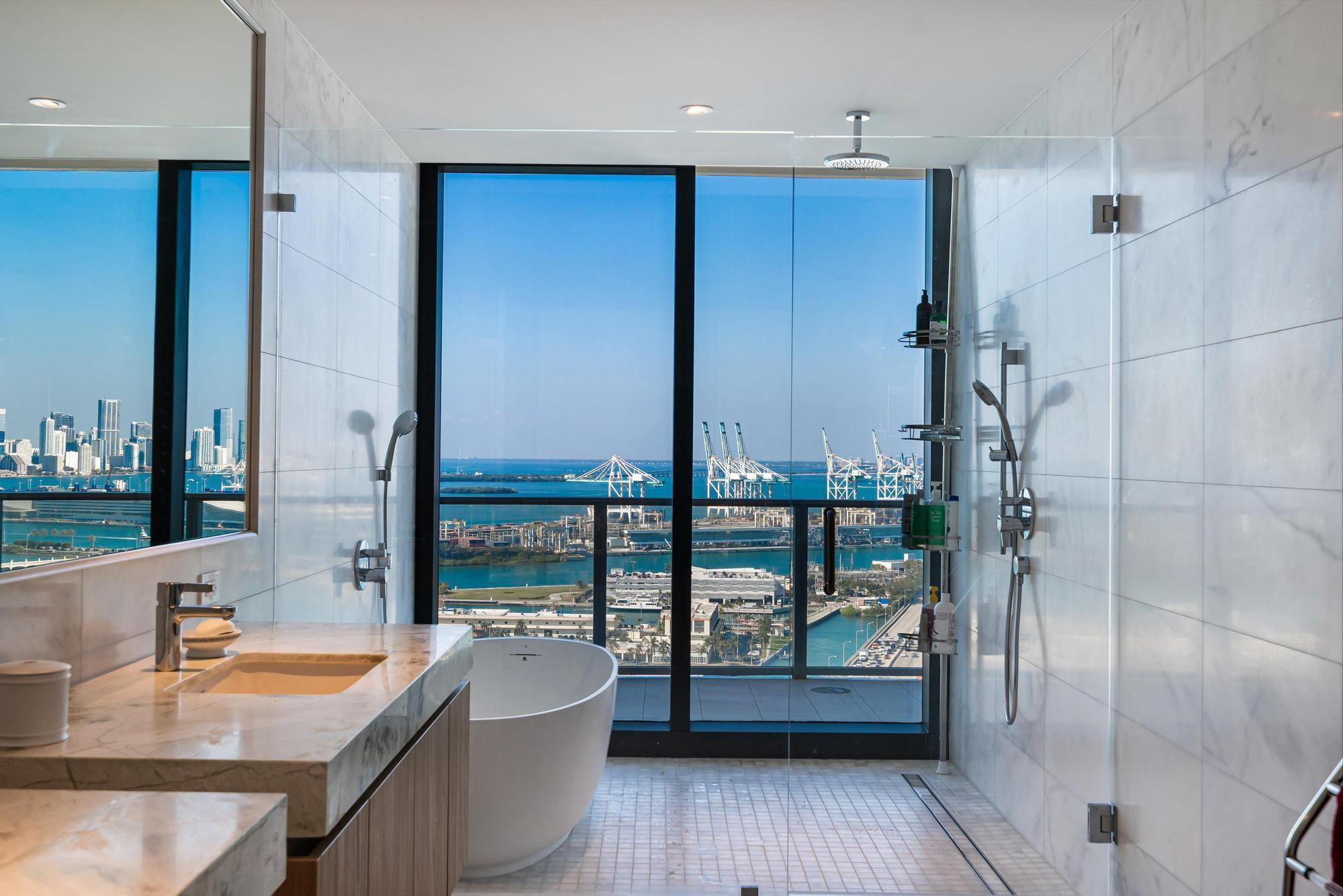500 Alton Road, Unit 2702 Miami Beach, FL 33139 - Photo 25 of 32 Photo 25